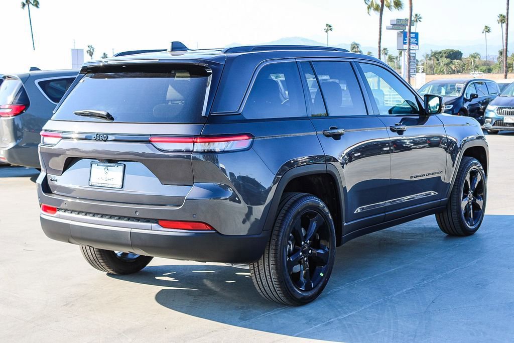 New 2026 Jeep Grand Cherokee Limited w/ Limited Altitude Package AWD/4WD image 8