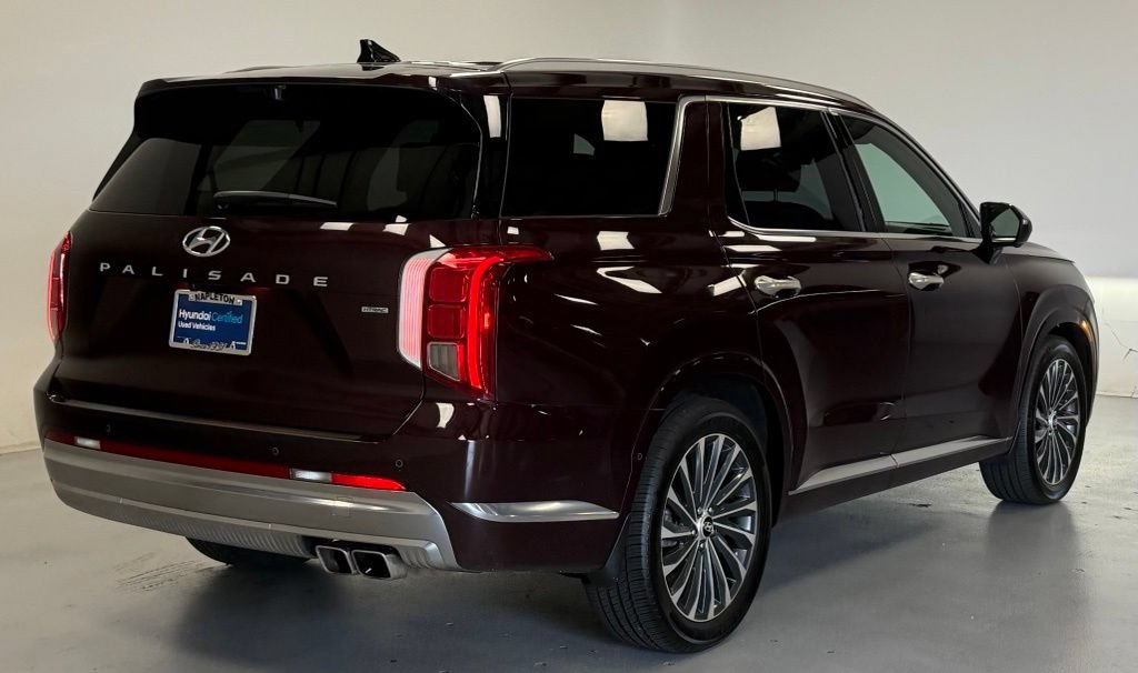 Used 2023 Hyundai Palisade Calligraphy w/ Cargo Package AWD/4WD image 3