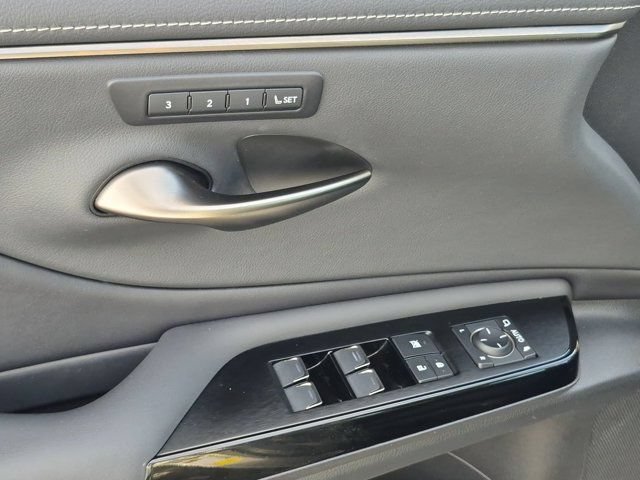 Used 2023 Lexus ES 300h w/ Premium Package FWD image 14