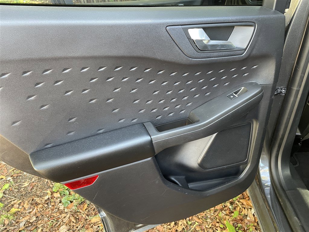 Used 2020 Ford Escape SEL image 25