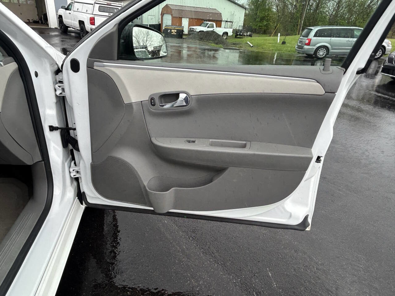 Used 2010 Chevrolet Malibu LS FWD image 10