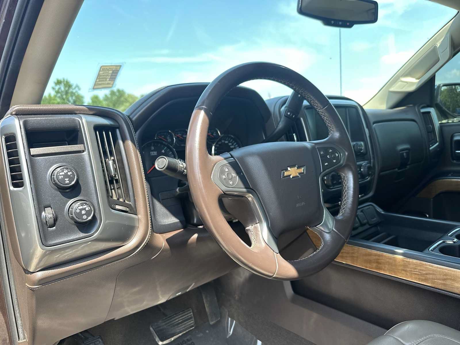 Used 2016 Chevrolet Silverado 1500 LTZ w/ Sport Package AWD/4WD image 16