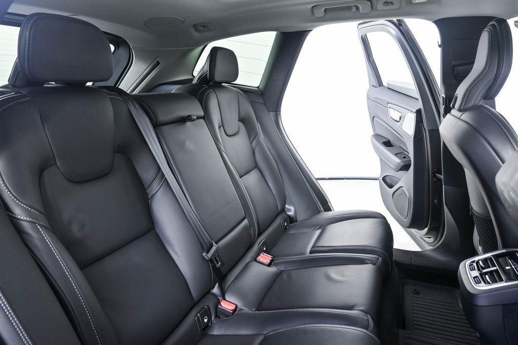 Used 2024 Volvo XC60 B5 Ultimate AWD/4WD image 24