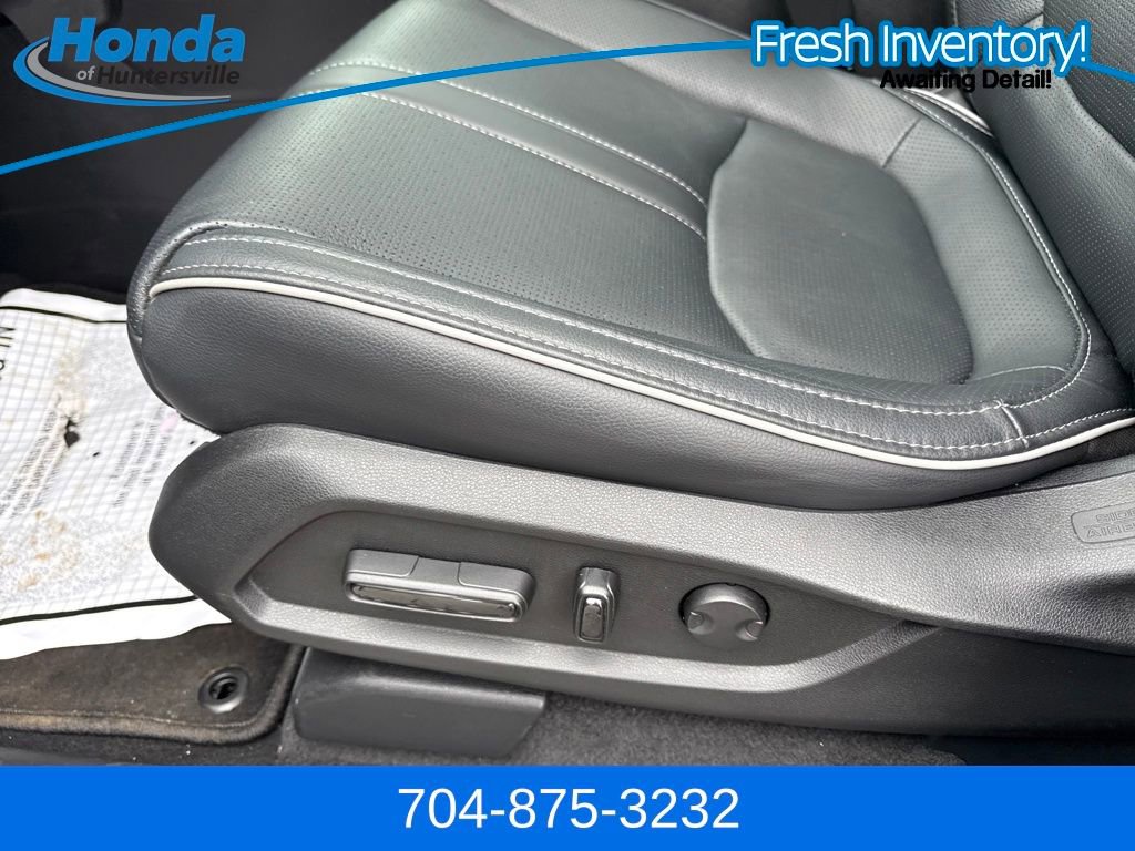 Used 2025 Honda Pilot Elite image 24