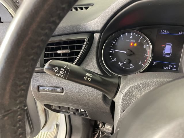 Used 2018 Nissan Rogue SV AWD/4WD image 13