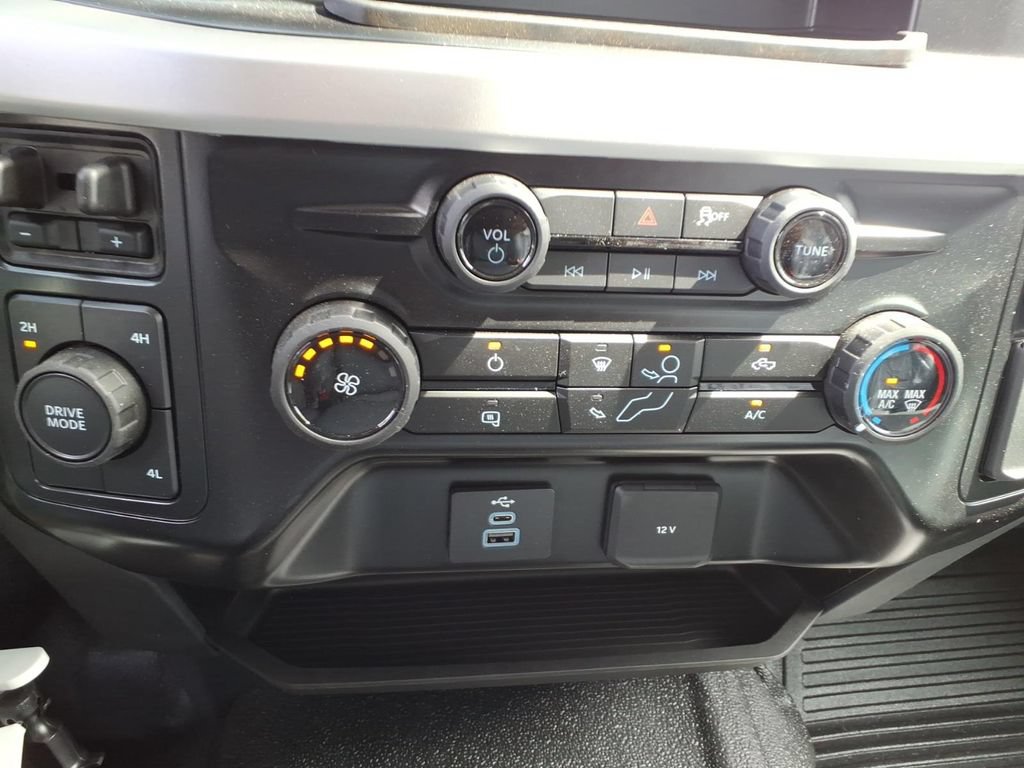 New 2026 Ford F550 4x4 Regular Cab Super Duty image 13