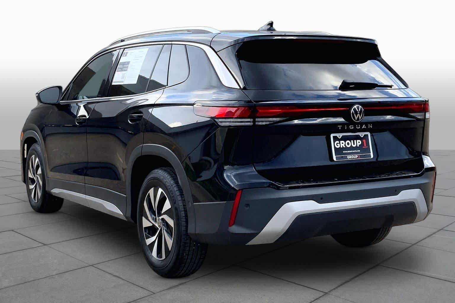 Used 2026 Volkswagen Tiguan S FWD image 11