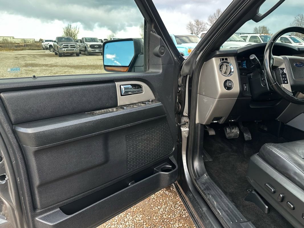 Used 2015 Ford Expedition Limited w/ Equipment Group 301A image 25