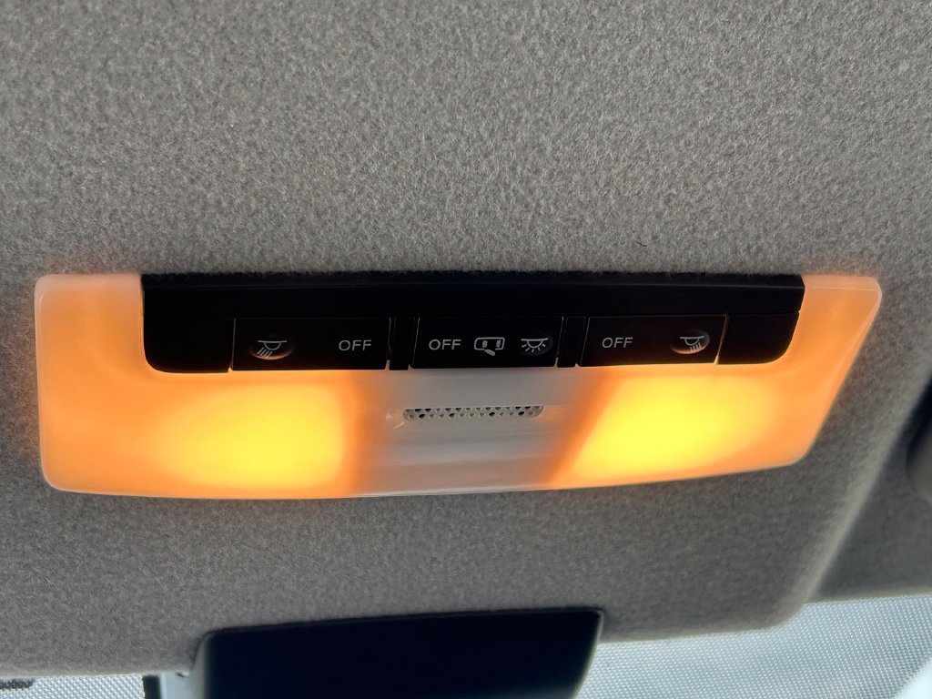 Used 2023 Nissan Kicks SV FWD image 18