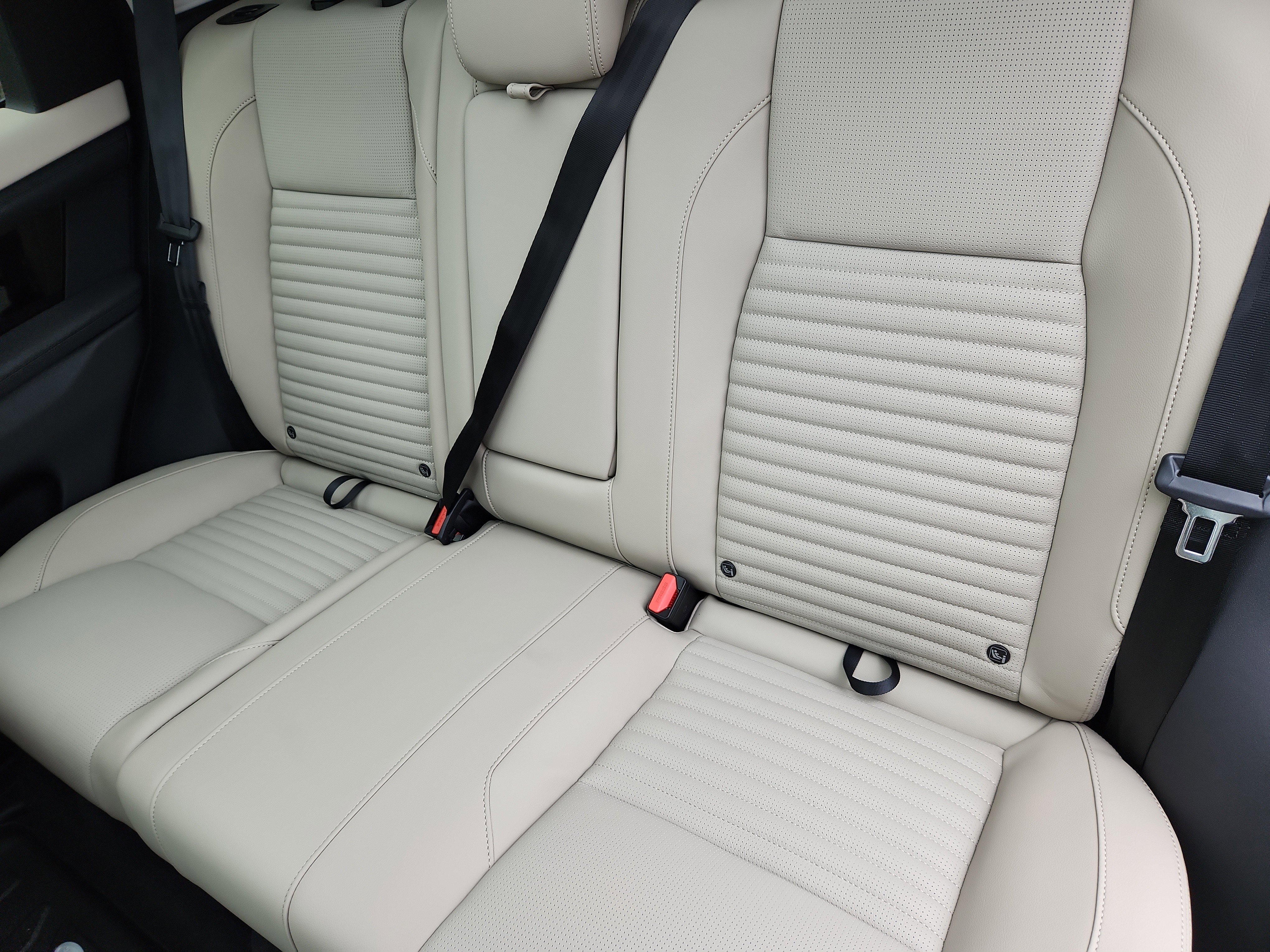 New 2025 Land Rover Discovery Sport S image 25