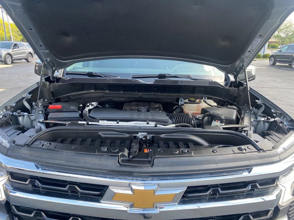 Used 2023 Chevrolet Silverado 1500 LT AWD/4WD image 12