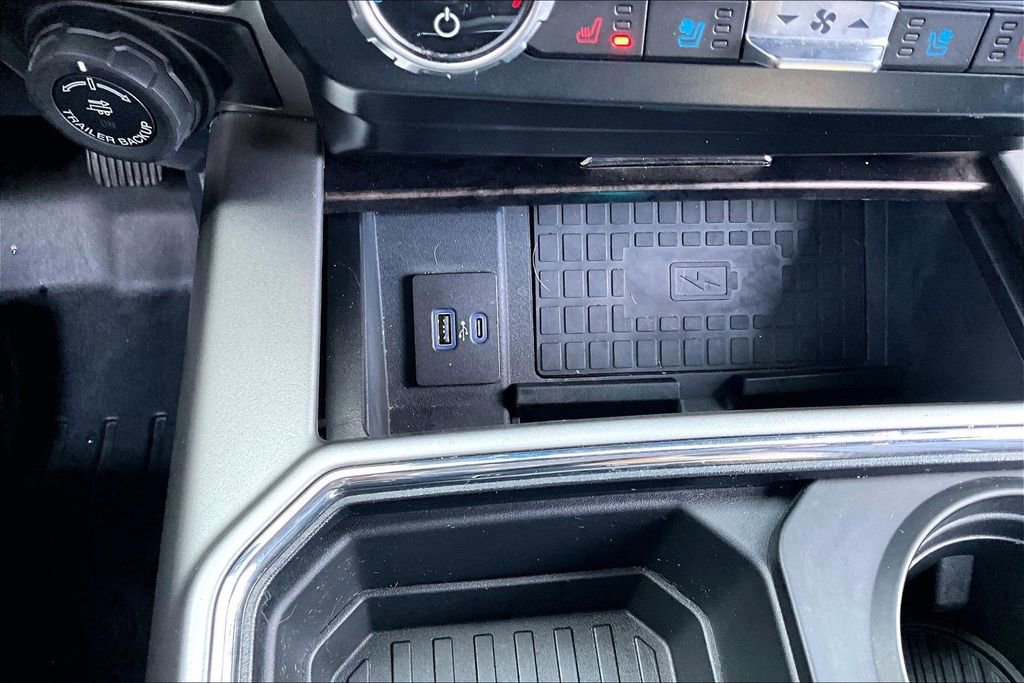 Certified 2022 Ford F350 Lariat w/ Black Appearance Package image 24