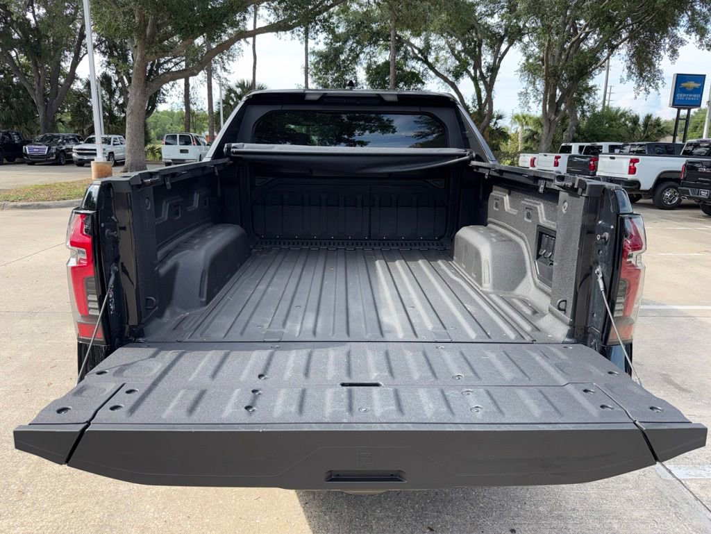 Used 2025 Chevrolet Silverado EV RST AWD/4WD image 21