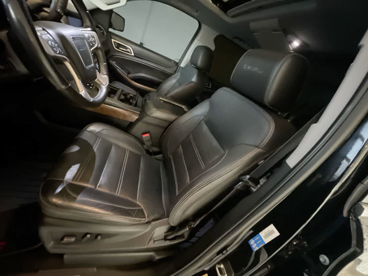 Used 2018 GMC Yukon Denali w/ Open Road Package AWD/4WD image 11