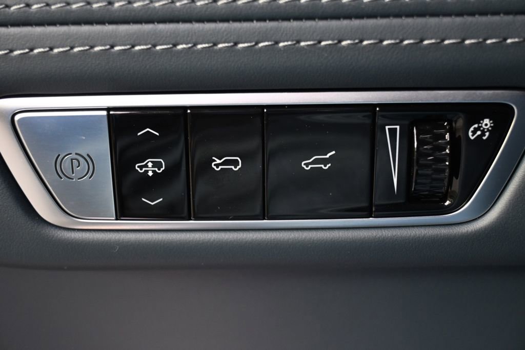 Certified 2025 Cadillac Escalade IQ Sport 2 AWD/4WD image 26