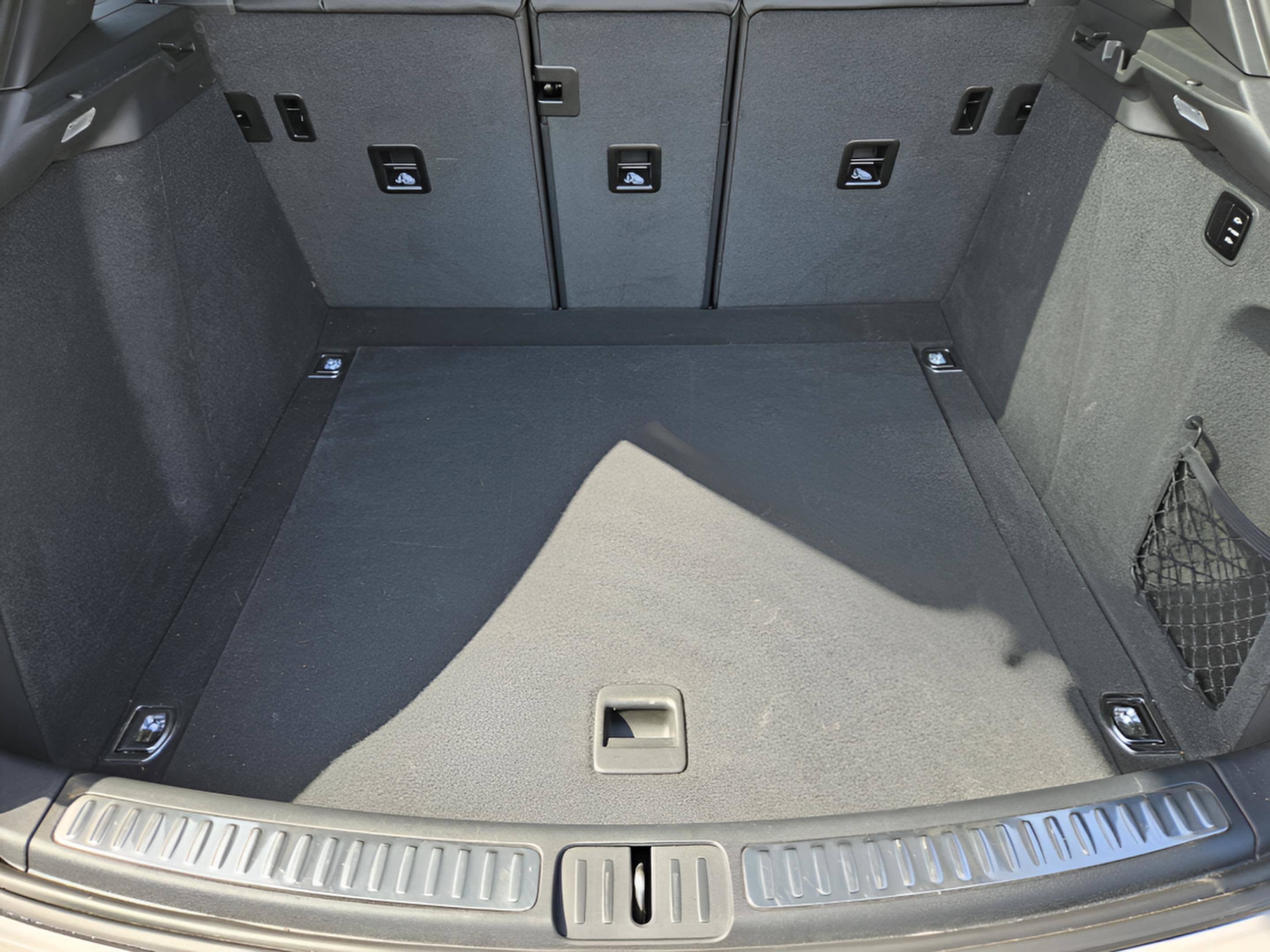 Certified 2024 Porsche Macan GTS image 31