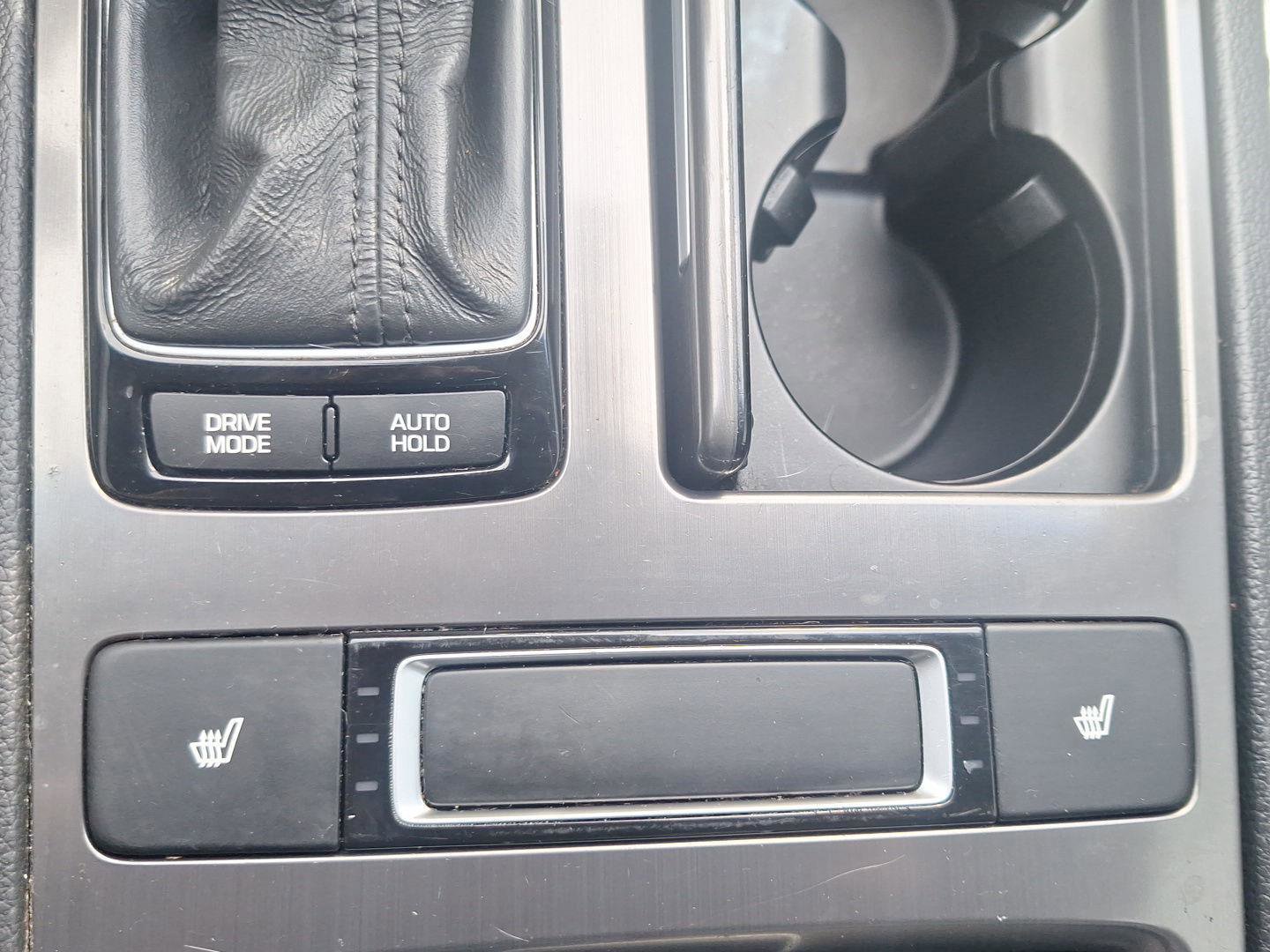 Used 2017 Genesis G80 3.8 RWD image 32