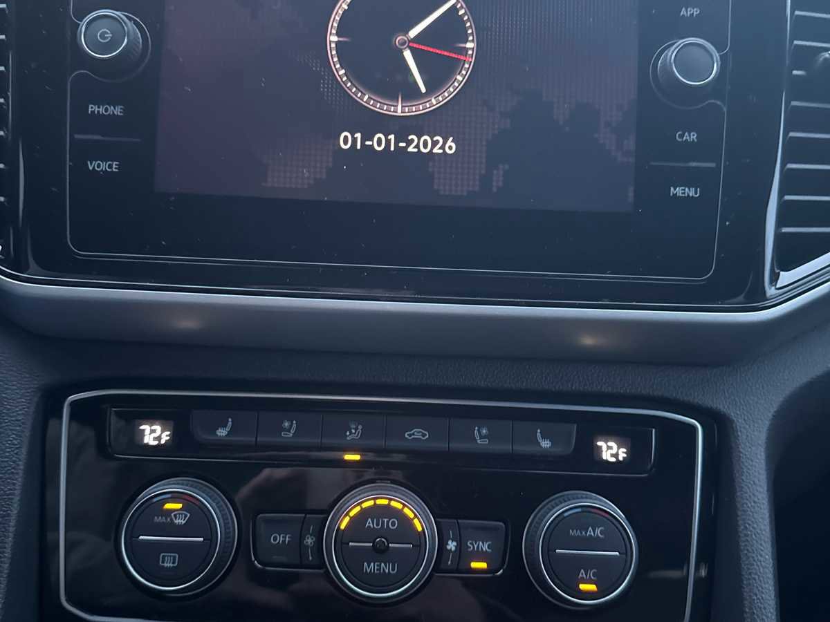 Used 2021 Volkswagen Atlas Cross Sport SEL Premium w/ Luggage Net & Mats Package image 11