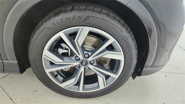 Used 2025 Audi Q4 e-tron Premium w/ Convenience Package image 53