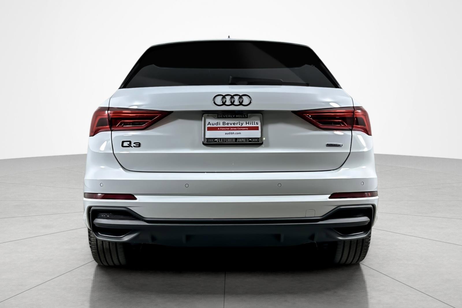 Used 2025 Audi Q3 2.0T Premium w/ Convenience Package image 4