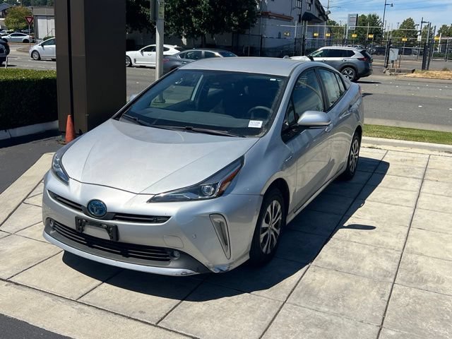 Used 2020 Toyota Prius LE AWD/4WD image 3