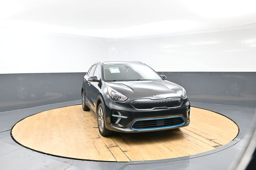 Used 2022 Kia Niro EX w/ Cold Weather Package FWD image 3