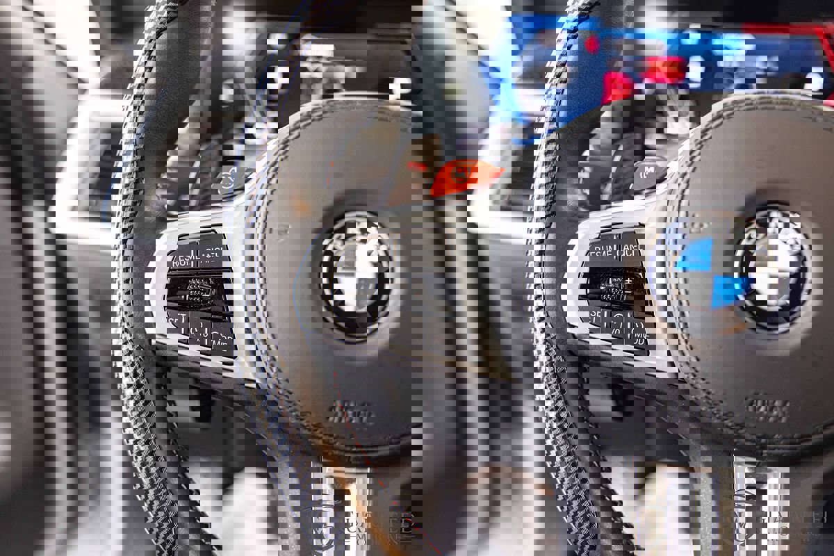 Used 2025 BMW X6 M Competition w/ Executive Package image 25