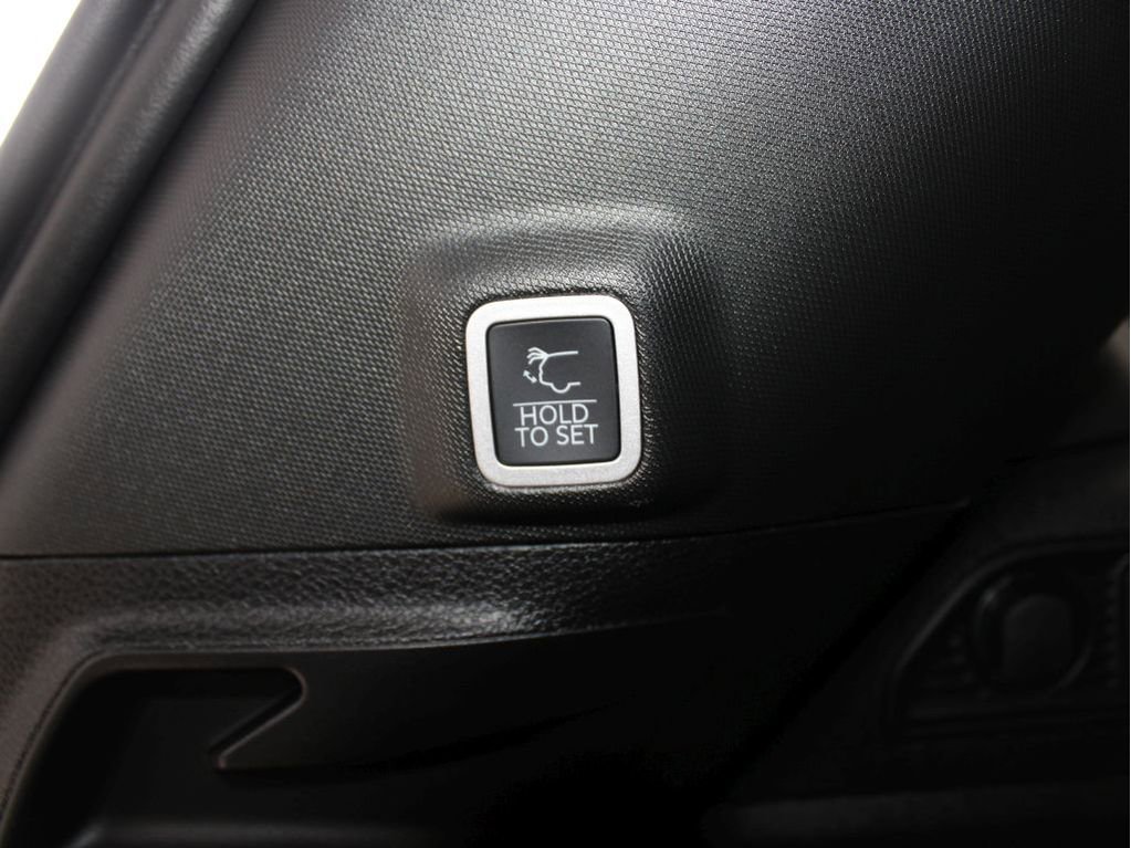 New 2025 Jeep Grand Cherokee Laredo X w/ Luxury Tech Group I image 38