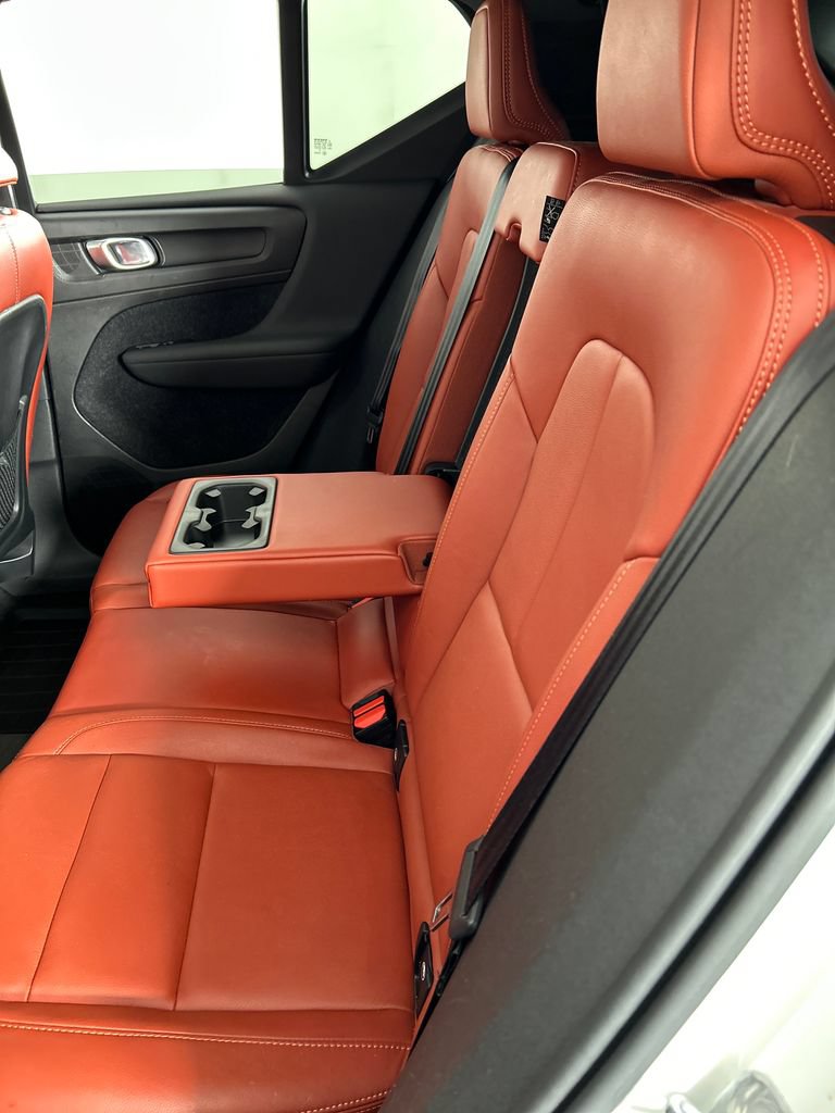 Used 2019 Volvo XC40 T5 Momentum AWD/4WD image 16