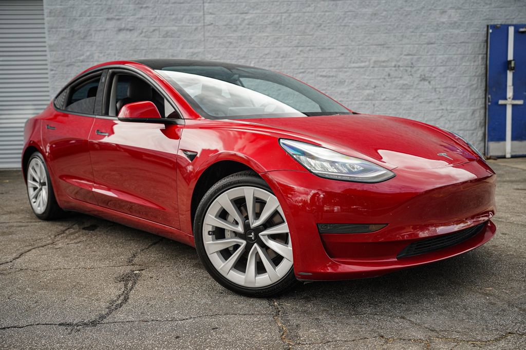Used 2022 Tesla Model 3 Standard Range Plus image 9