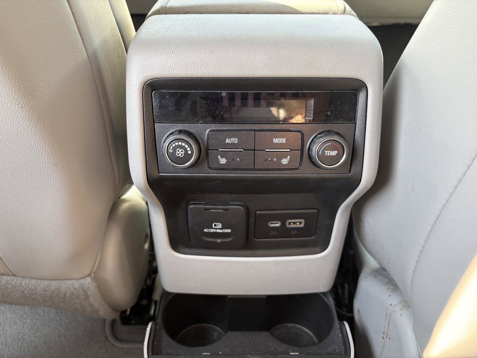 Used 2021 GMC Acadia SLT w/ Premium Package FWD image 27