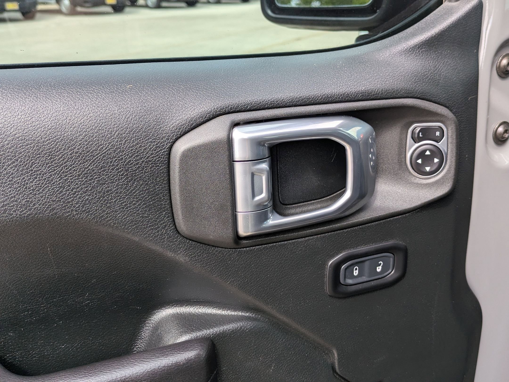 Used 2021 Jeep Gladiator Rubicon image 12