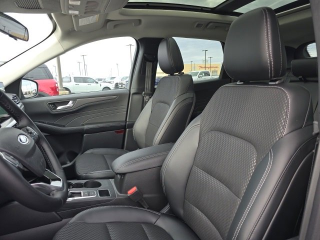 New 2026 Ford Escape SE w/ Class II Trailer Tow Package image 18