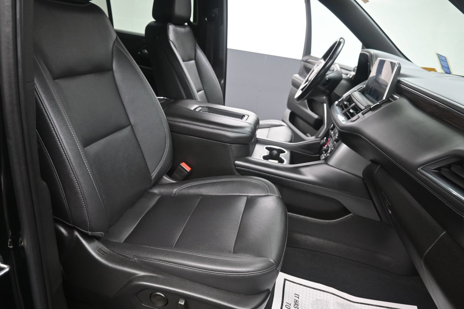 Used 2022 Chevrolet Tahoe LT w/ Luxury Package AWD/4WD image 46