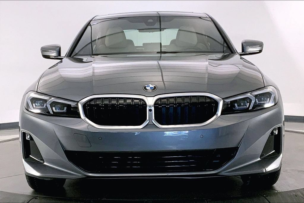 Used 2023 BMW 330i xDrive Sedan w/ Premium Package AWD/4WD image 2