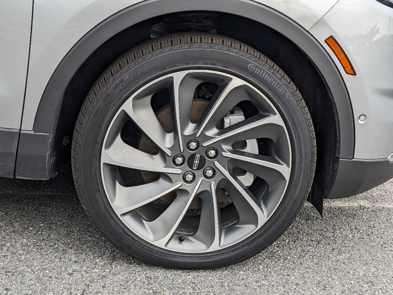 Certified 2023 Lincoln Nautilus Reserve w/ Equipment Group 202A image 13