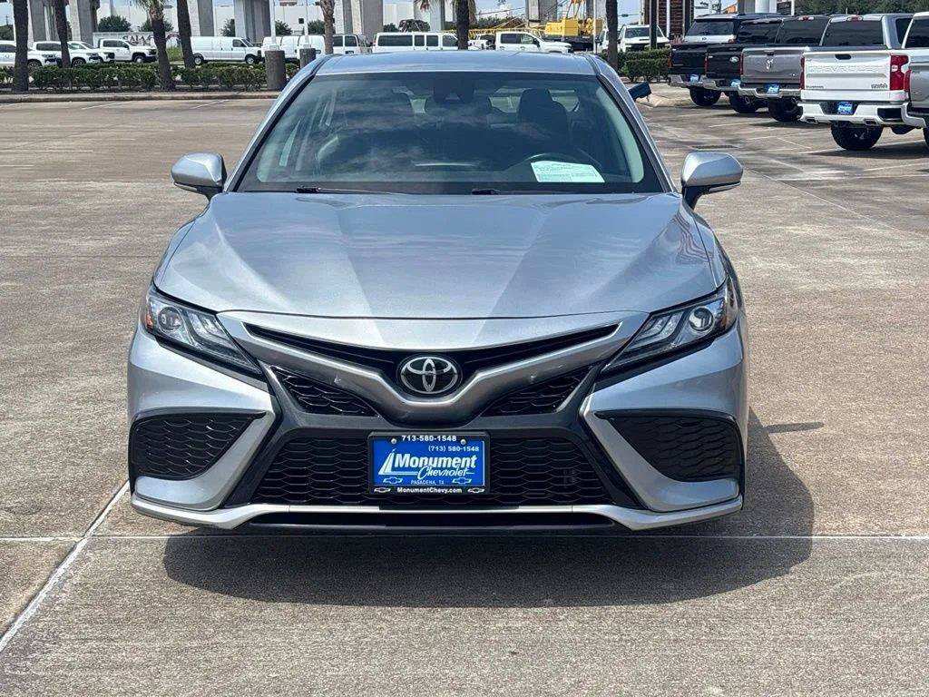 Used 2024 Toyota Camry XSE FWD image 2