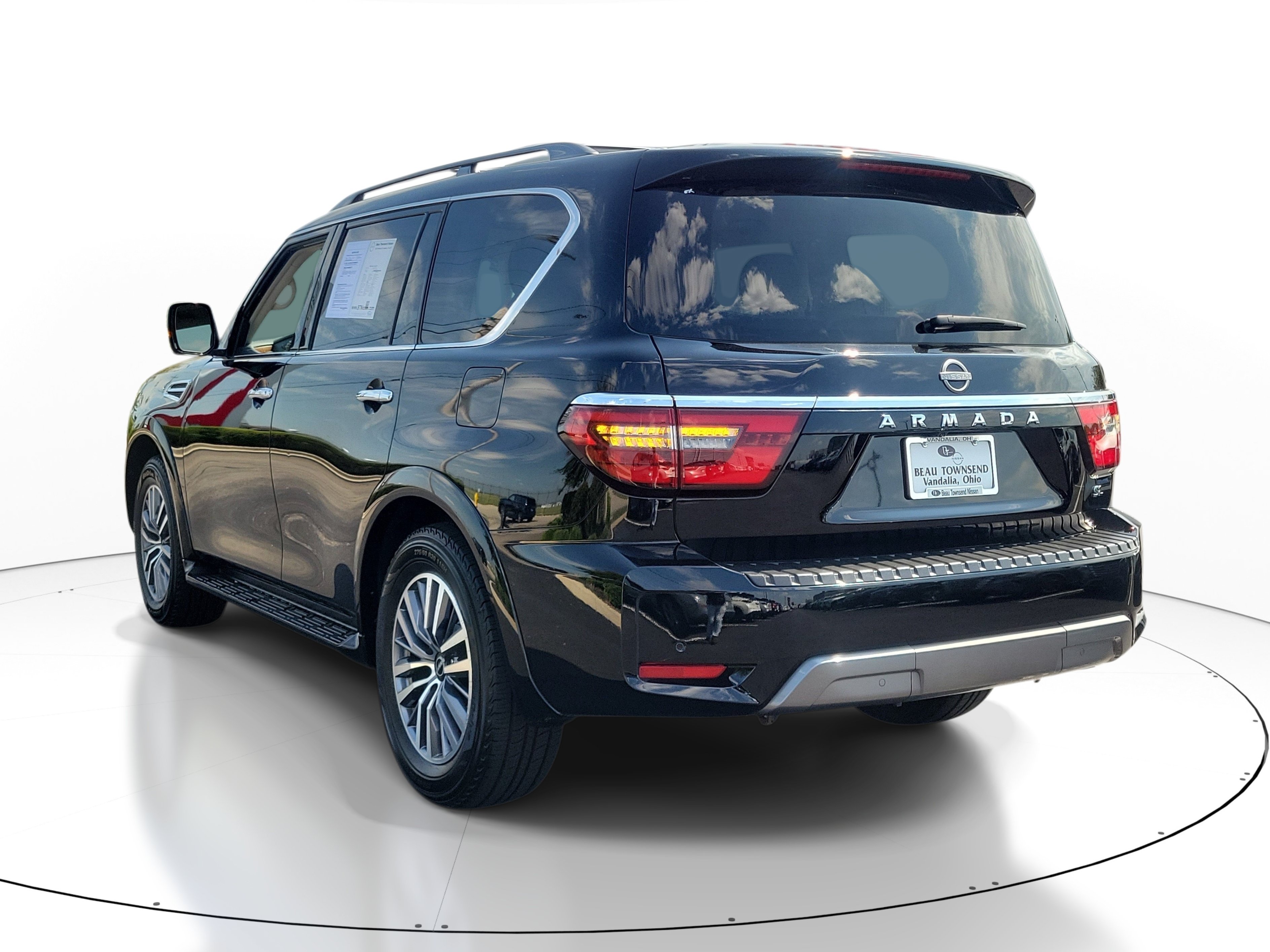 Certified 2023 Nissan Armada SL w/ Captain's Chairs Package AWD/4WD image 3