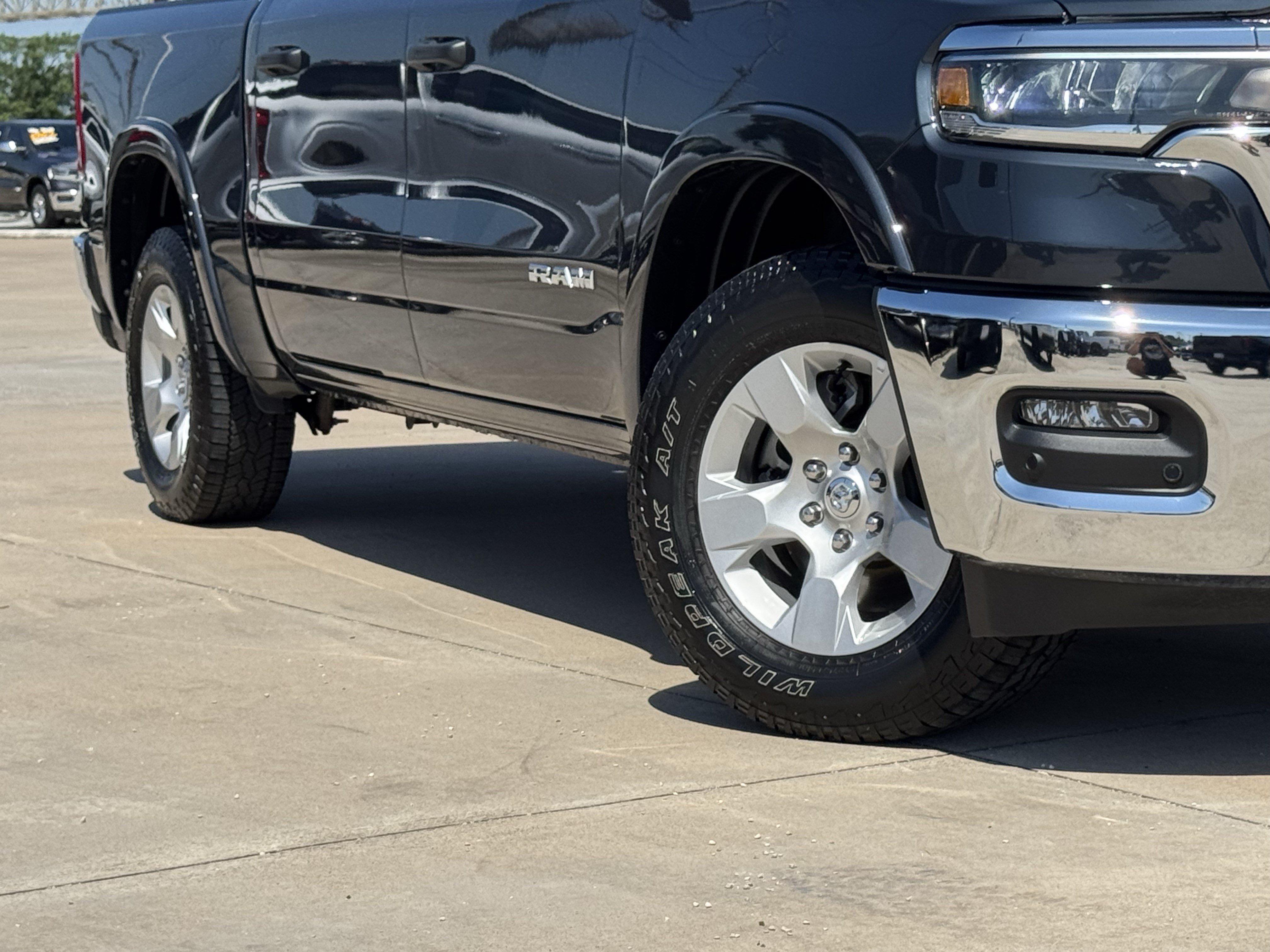Used 2025 RAM 1500 Big Horn AWD/4WD image 13