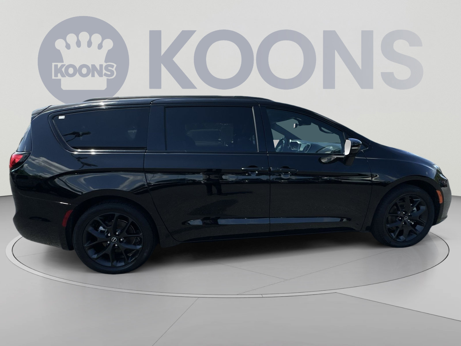 Used 2025 Chrysler Pacifica Limited FWD image 12