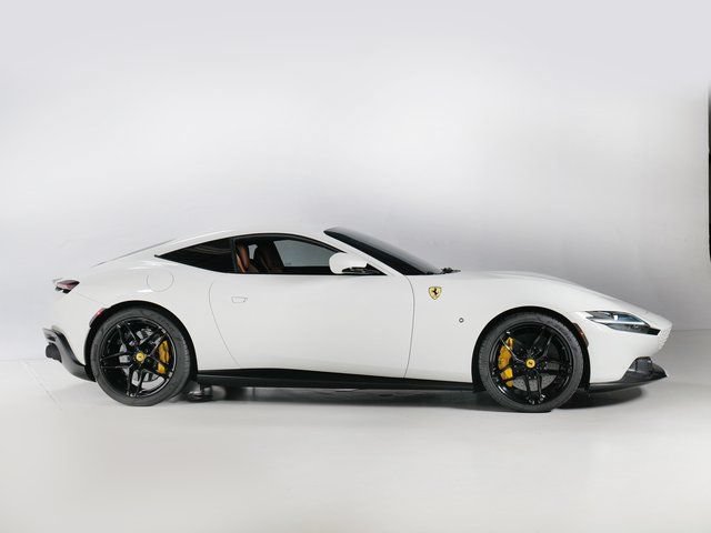 Used 2022 Ferrari Roma RWD image 8