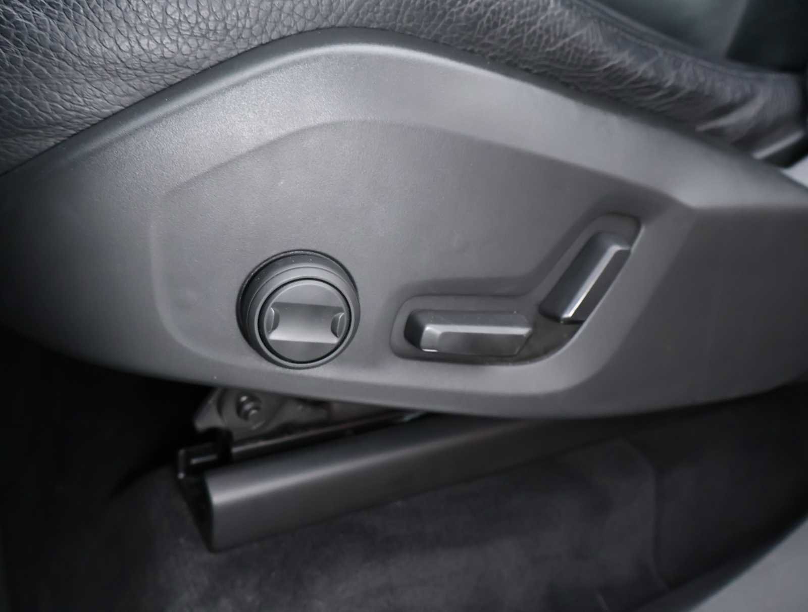 Used 2020 Volvo XC90 T6 Momentum image 11