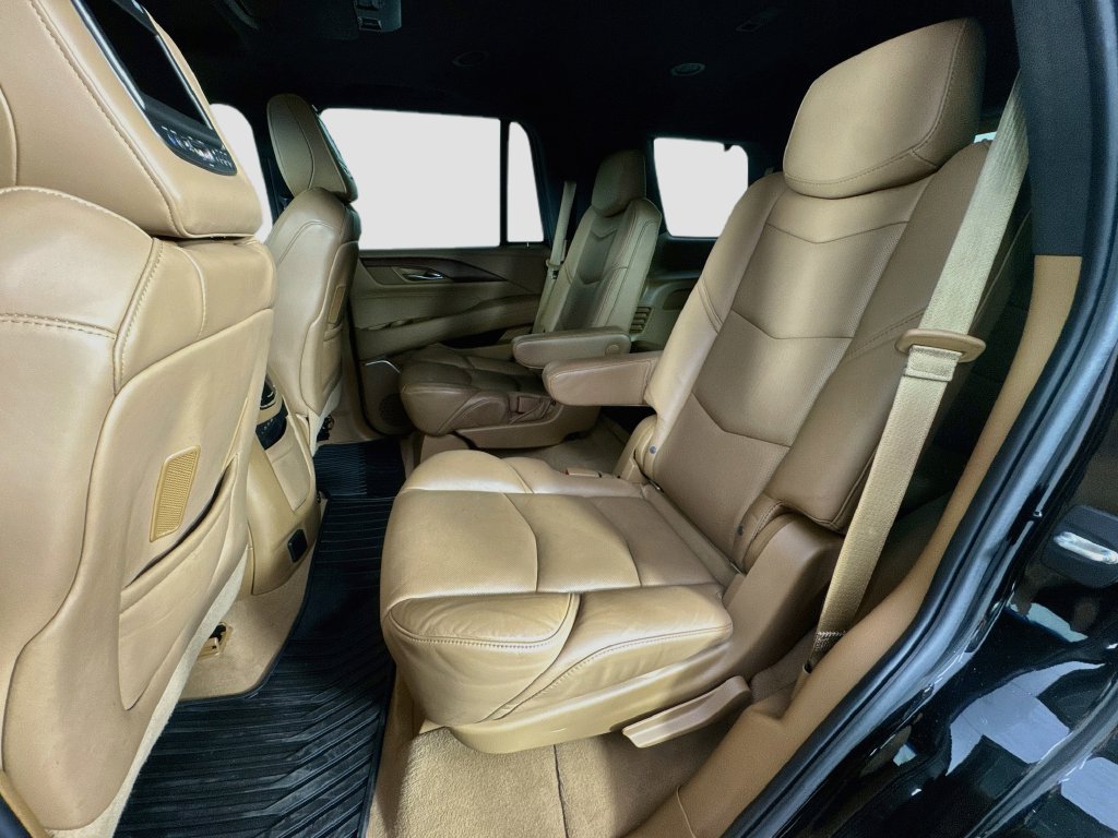 Used 2017 Cadillac Escalade Platinum AWD/4WD image 32
