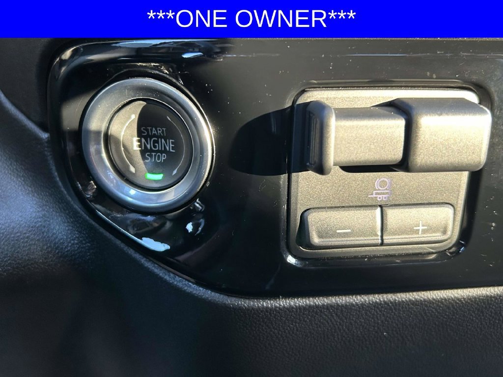 Used 2025 Chevrolet Silverado 1500 LT AWD/4WD image 21