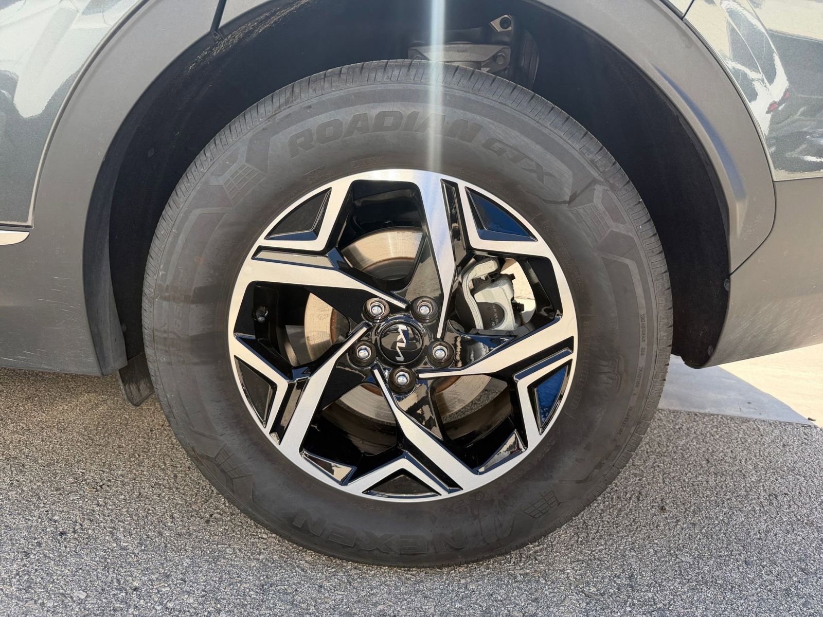 Used 2025 Kia Sportage LX image 29