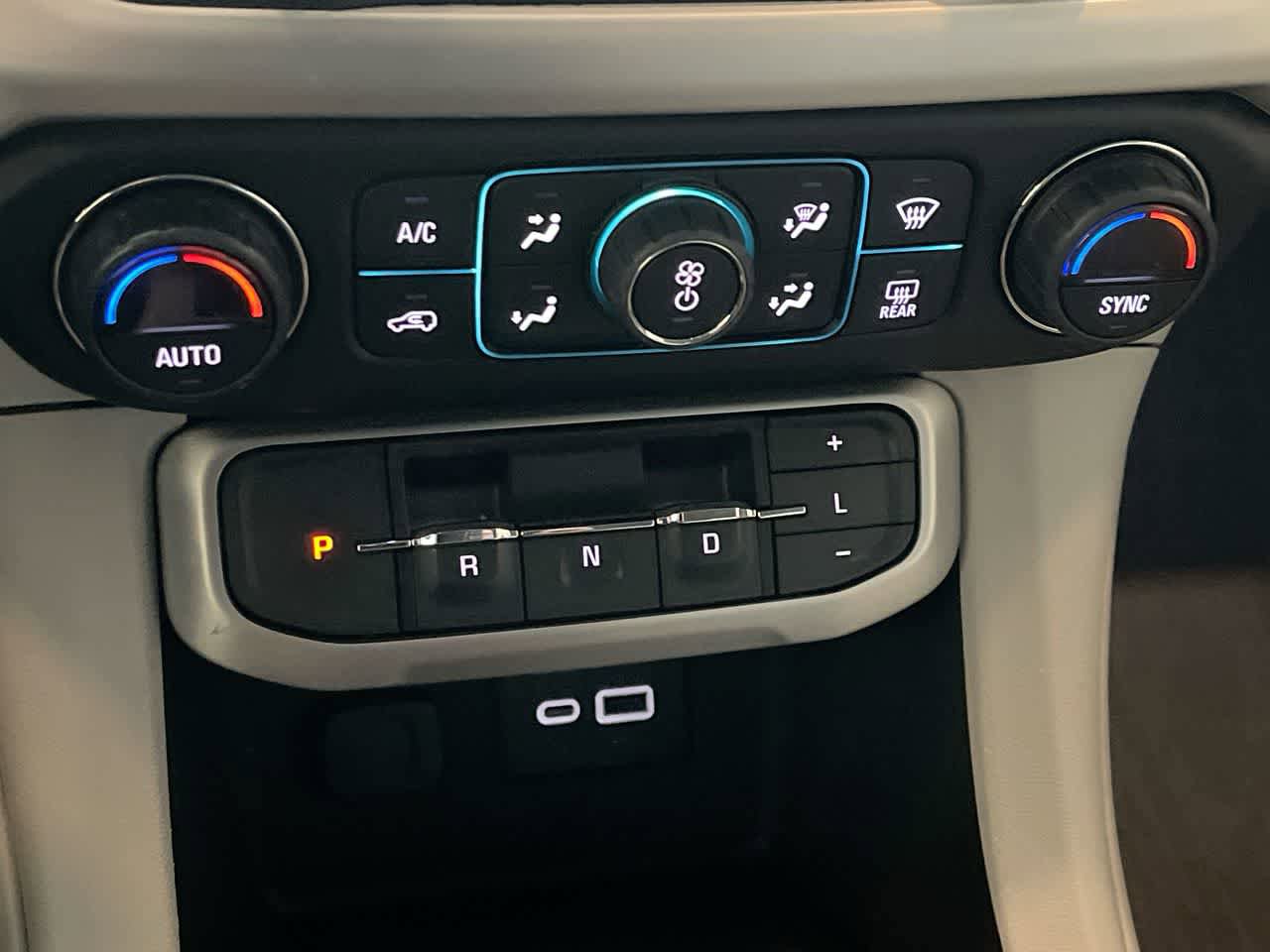 Used 2022 GMC Acadia SLE AWD/4WD image 19