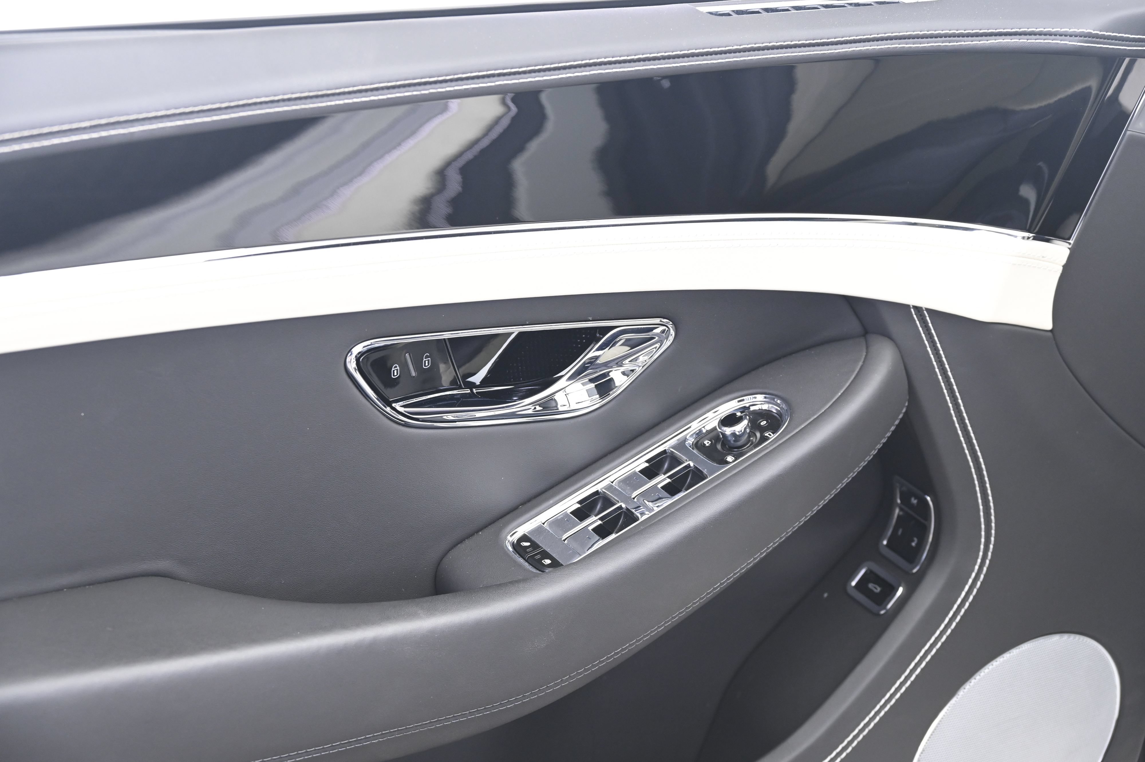 Used 2021 Bentley Continental GT AWD/4WD image 23
