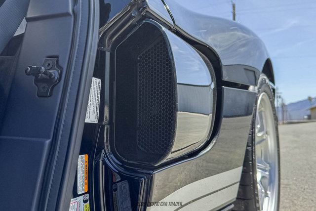 Used 2005 Ford GT RWD image 40