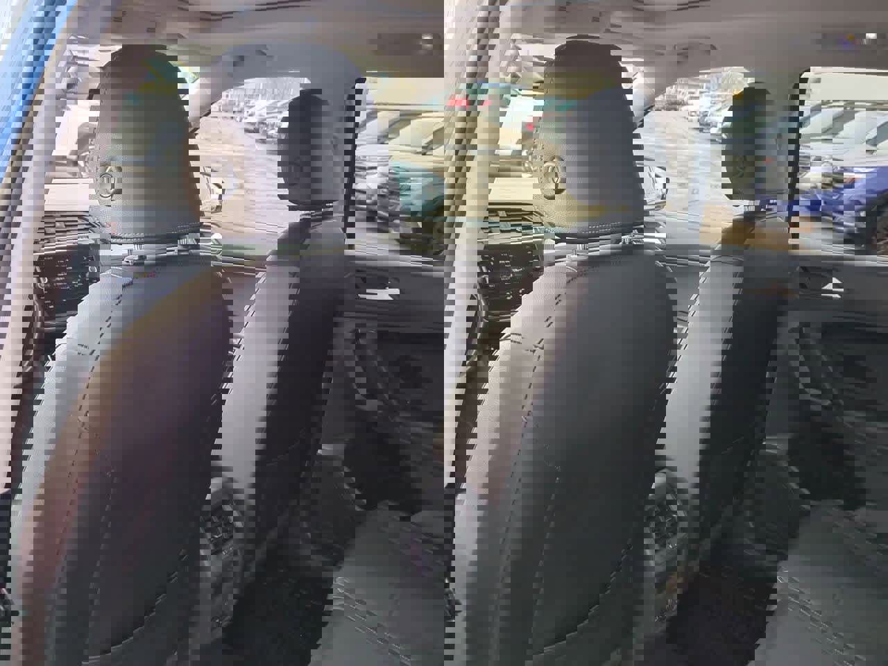 Used 2019 Volkswagen Tiguan SE w/ Panoramic Sunroof Package image 17