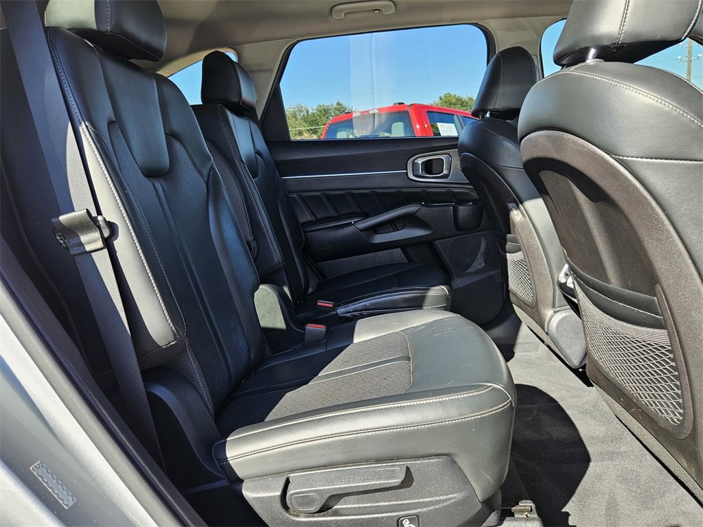 Used 2021 Kia Sorento SX image 31